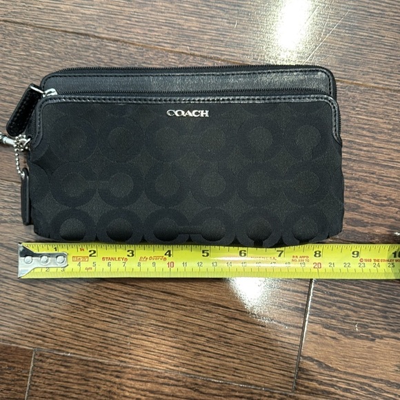 Vintage Coach Wristlet - Picture 8 of 9